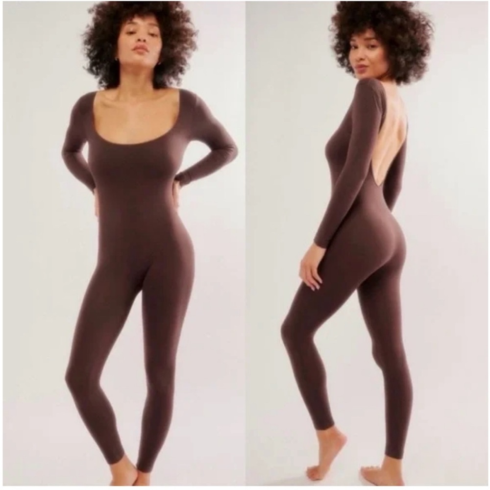 Free People balletcore low back Navy fitted Long Sleeve Catsuit NWT M/L - Picture 6 of 6